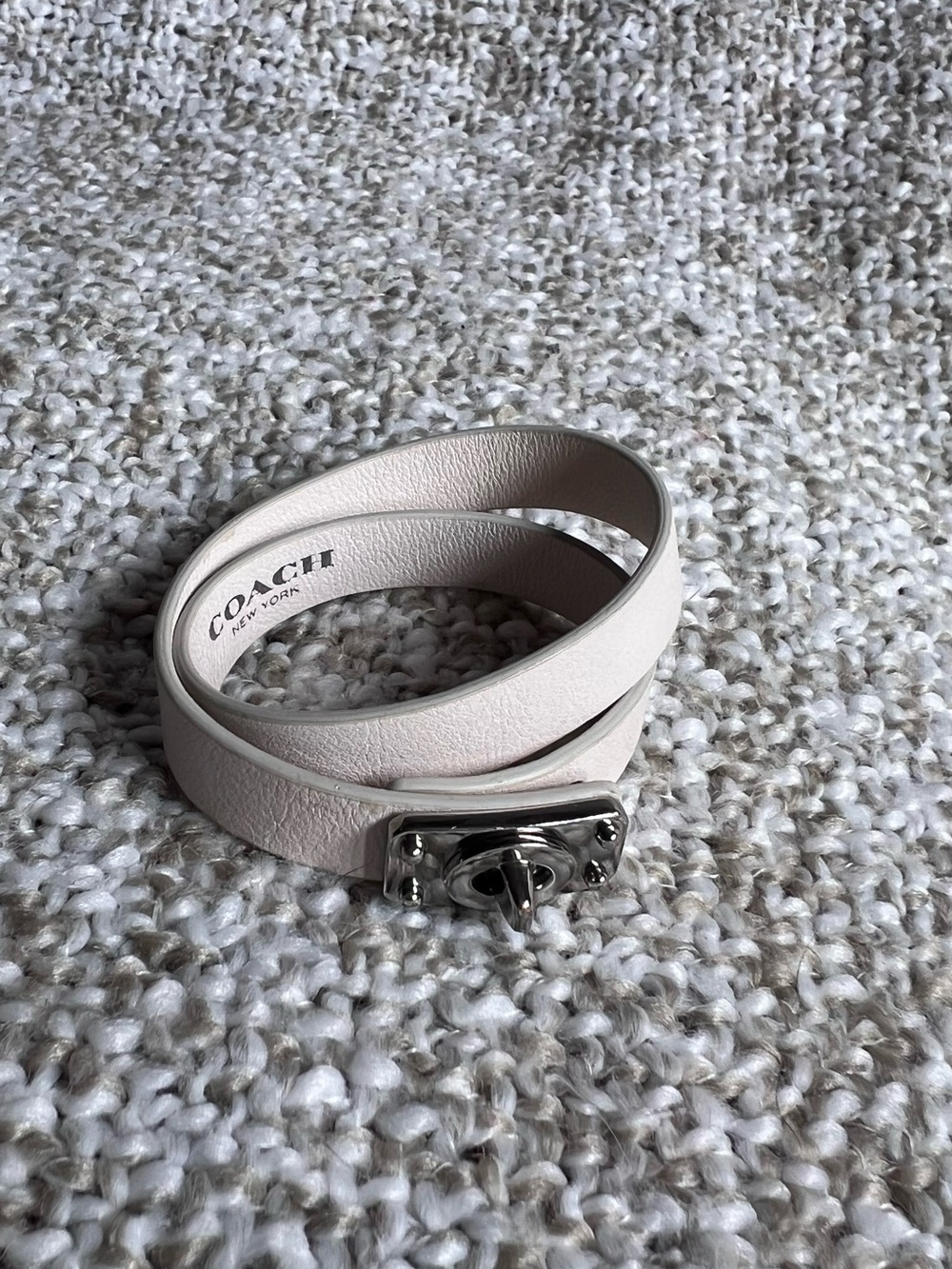 COACH Leather Double Wrap Turnlock Bracelet - Light Pink / Silver Hardware